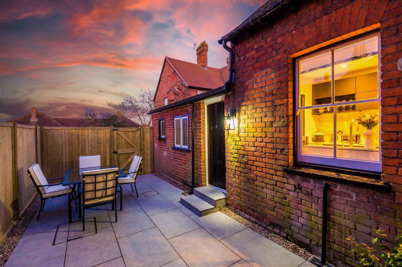 Exquisite Home In Windsor By Casa By Grace, Near Legoland, Perfect For Large Groups, Pet Friendly, Free Parking, Sleeps 7-9! Εξωτερικό φωτογραφία